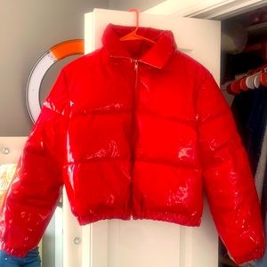 Medium Coat. It Was A Christmas Present, I Wear A Small And Is 120 Pounds.